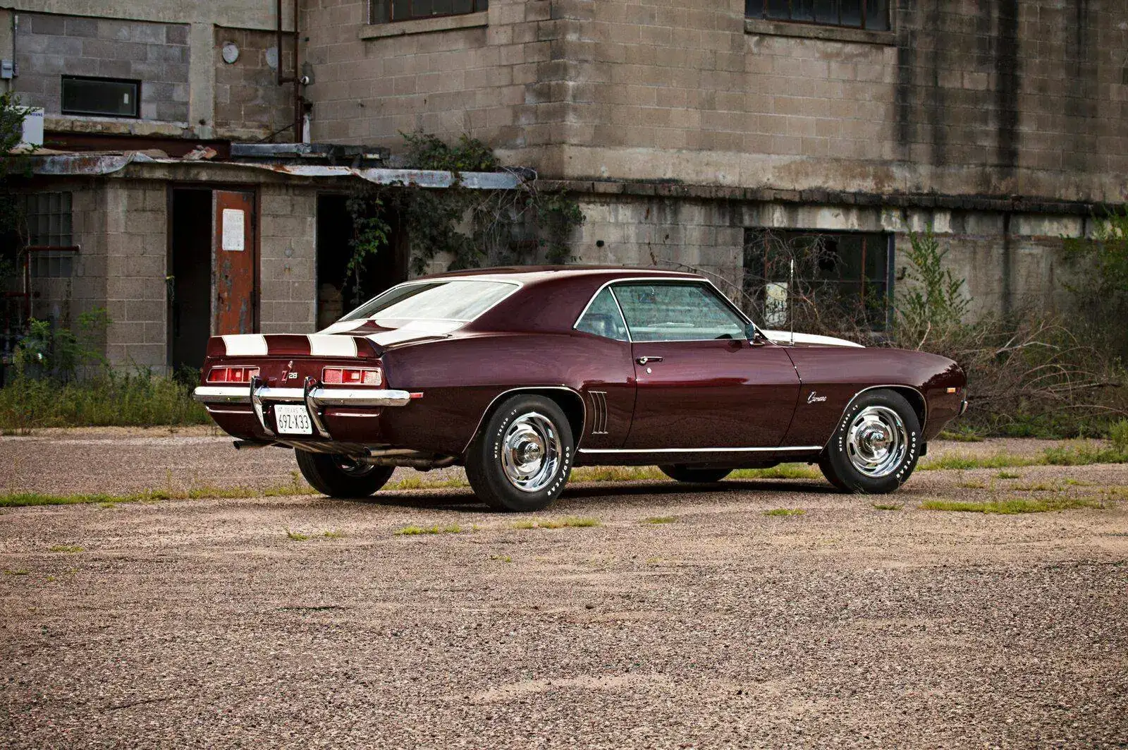 avere-1969-chevrolet-camaro-z28-rear-three-quarter.webp
