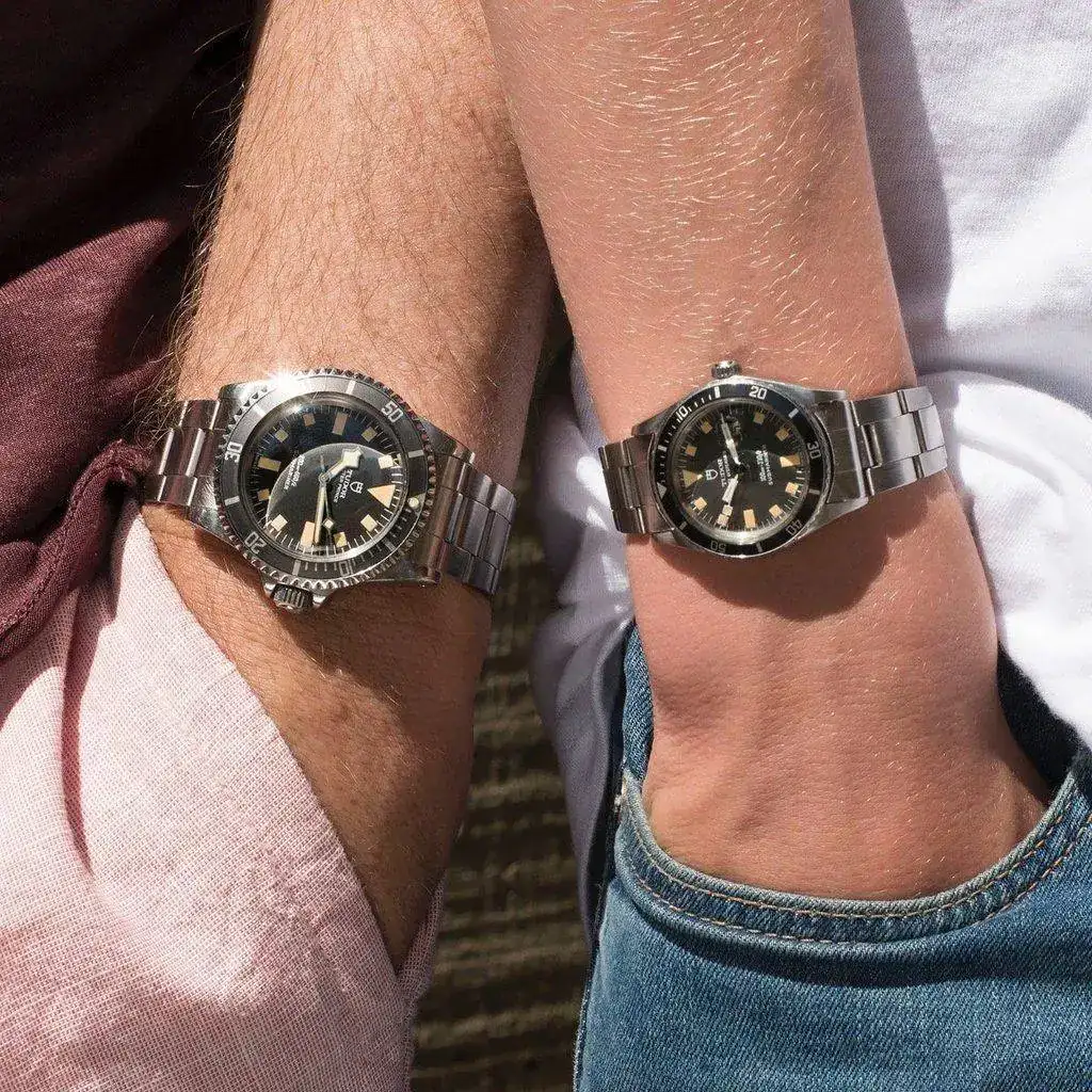b_s_tudor_snow_father_son_wrist_02_1024x1024.webp