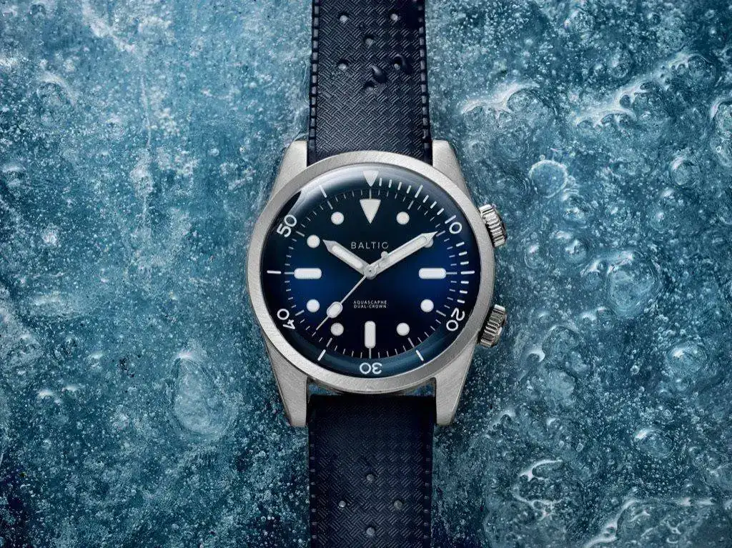 Baltic_Aquascaphe_Dual-Crown_146106_Blue_v3.jpg