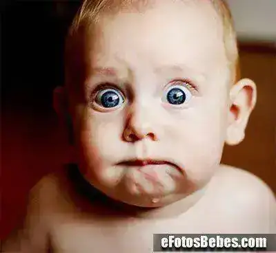 bebe-ojos-grandes-azules.webp