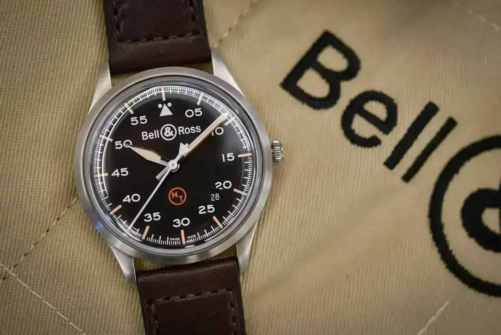 Bell-and-Ross-Vintage-BR-V1-92-Military-6.webp