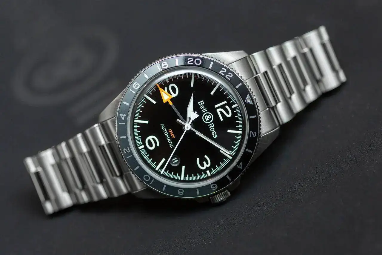 Bell-Ross-BR-V2-93-GMT-3.jpg
