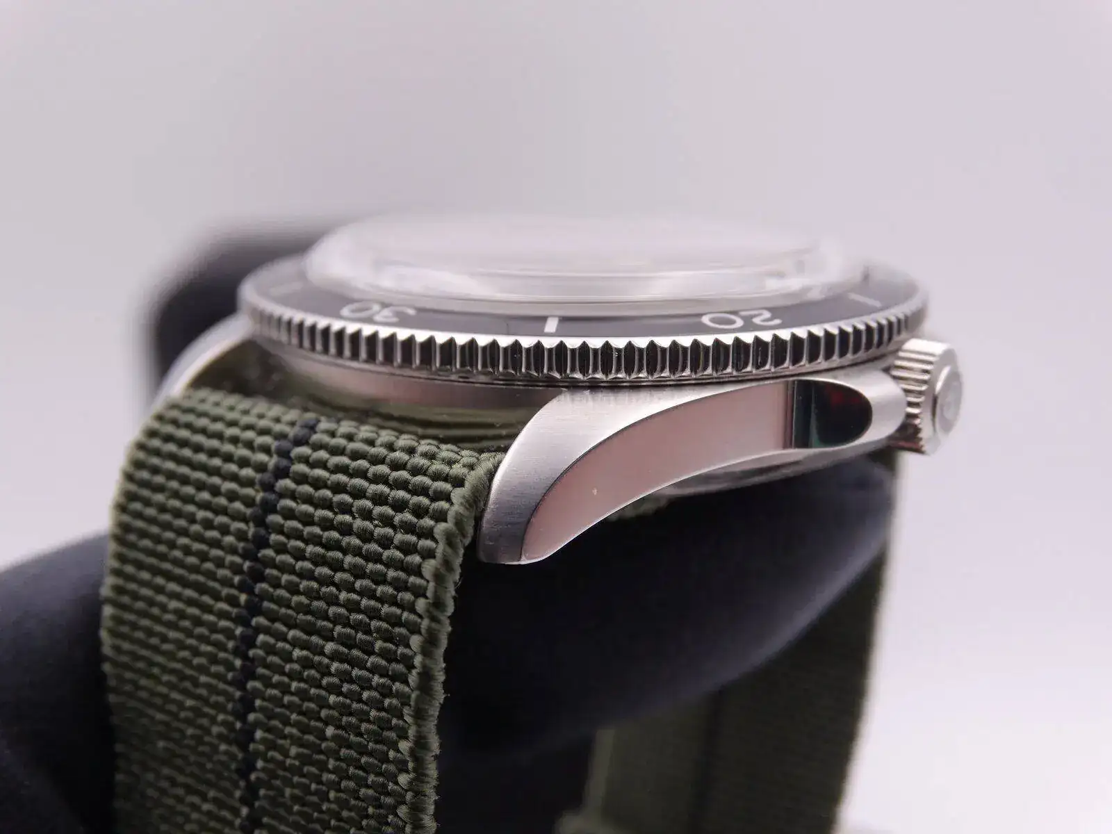 Bell & Ross Military Automatic 02947.webp