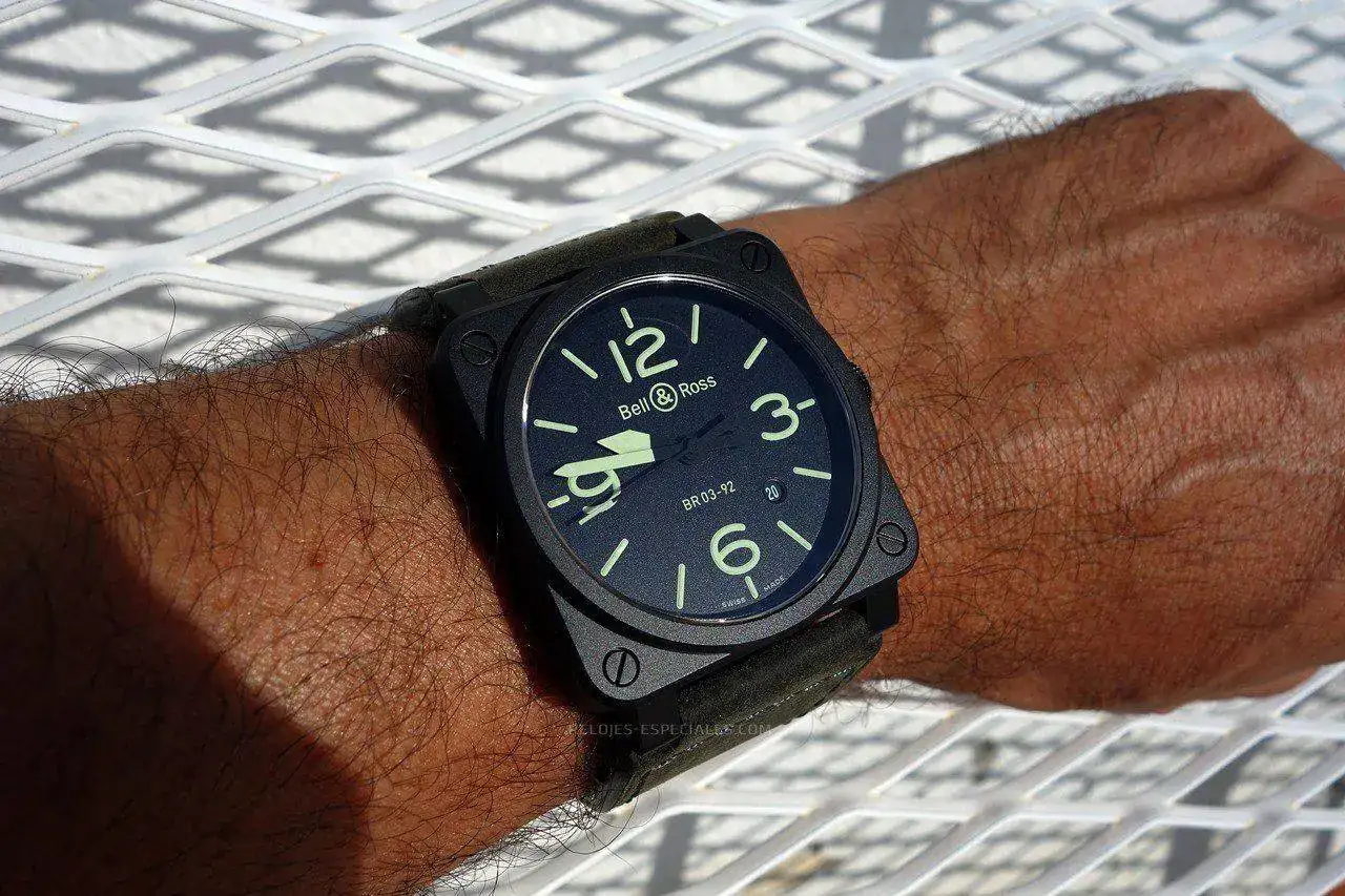 BellRoss-Nightlum-BR-03-92-Relojes-Especiales-18.webp