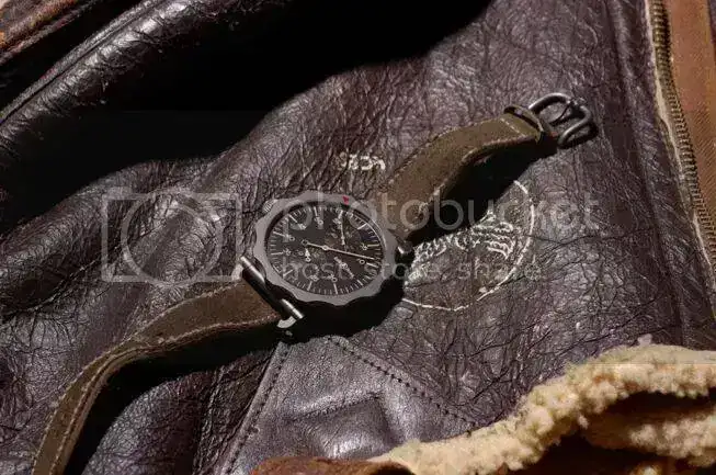 bellross-vintage-ww2-bomber-regulator-03.webp