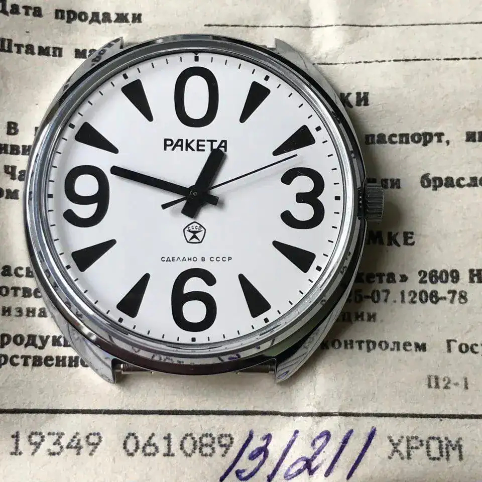 big-zero-cushion-case-white-dial.webp