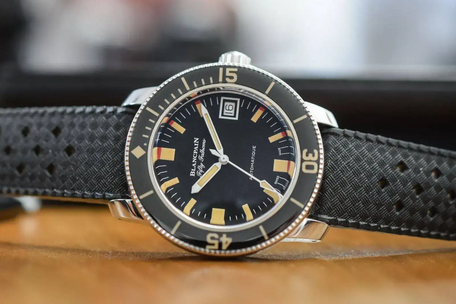 Blancpain-Fifty-Fathoms-Barakuda-Re-Edition-5008B-1130-B52A-4.webp