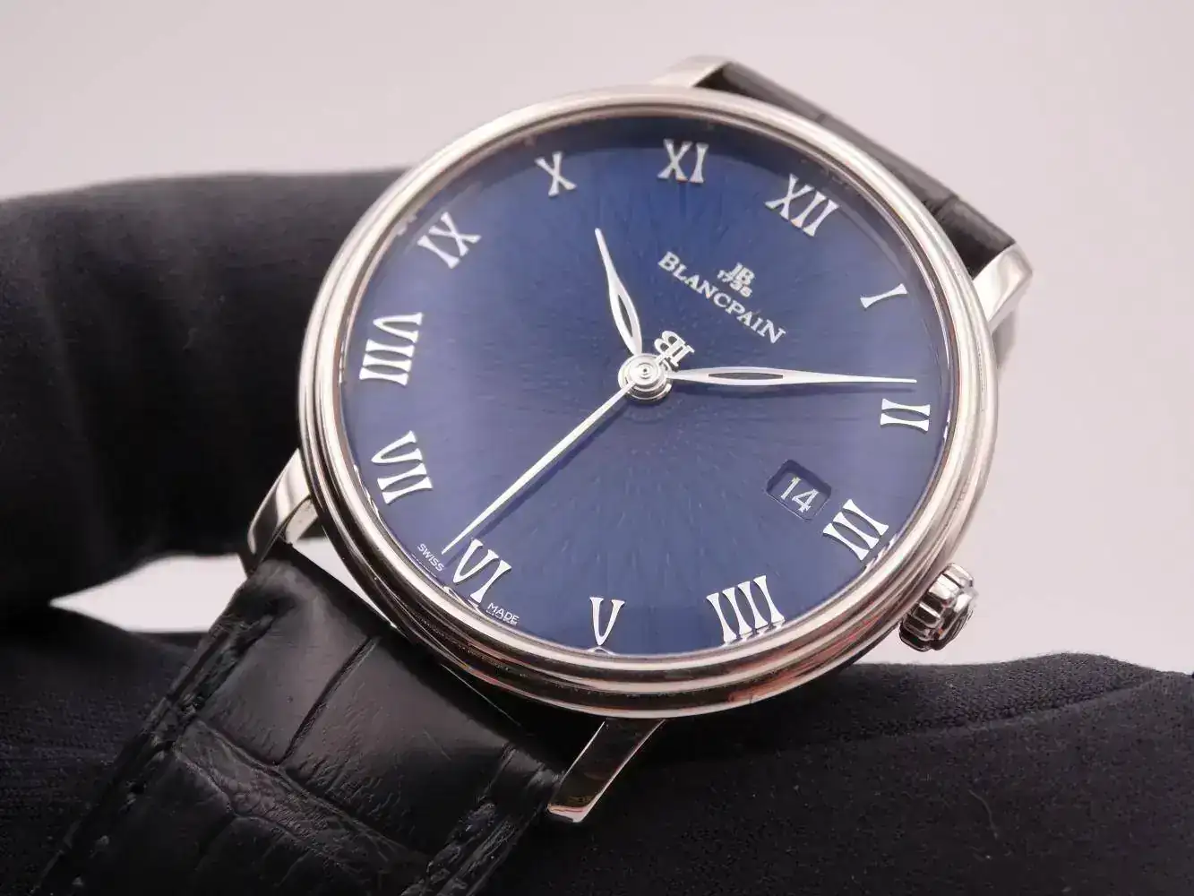 Blancpain villeret white gold 9749.jpg