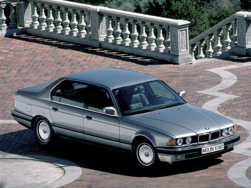 BMW-750iL_1987_800x600_wallpaper_011.jpg