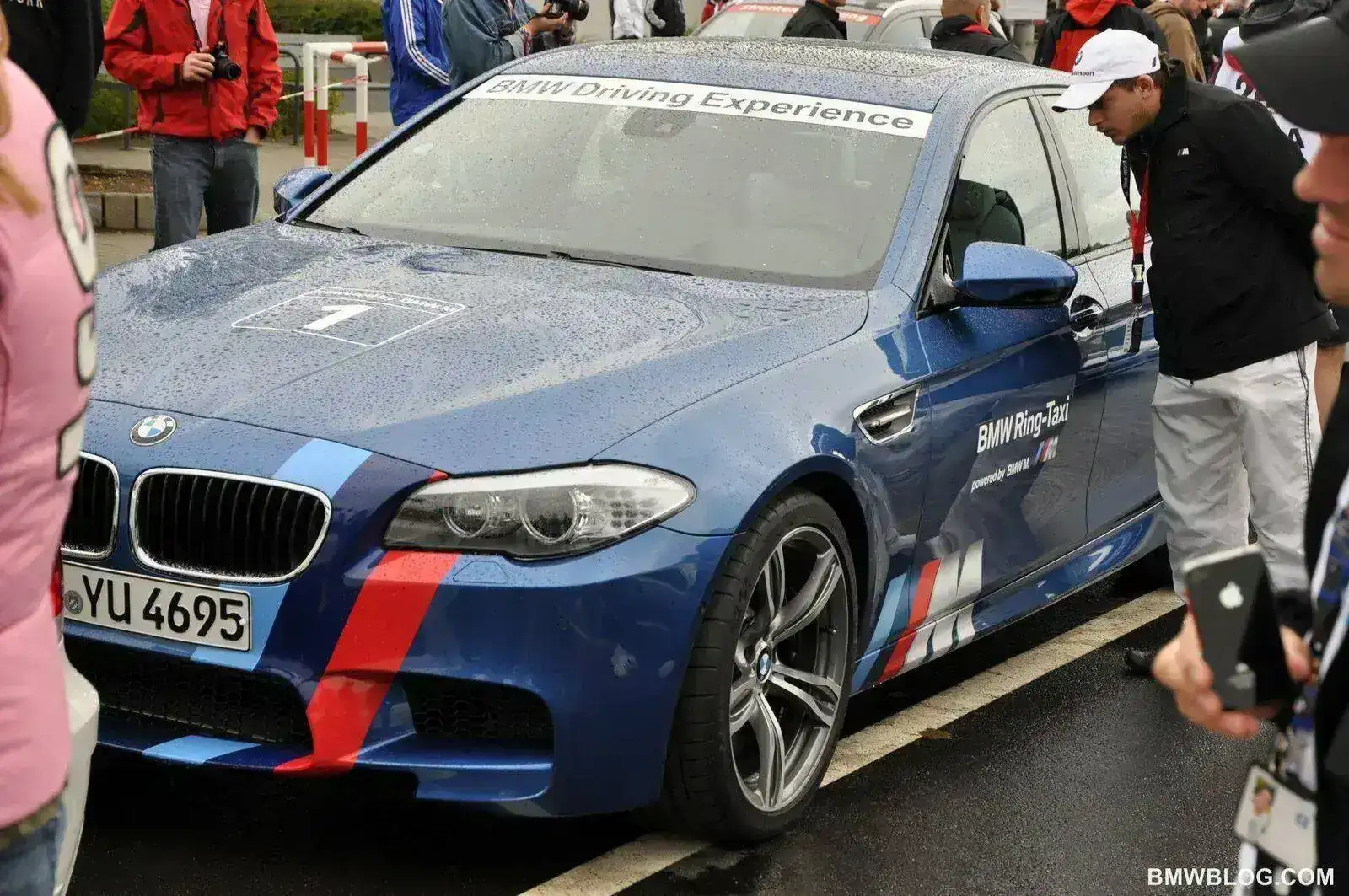 BMW-M5-F10-Ring-Taxi-04.webp
