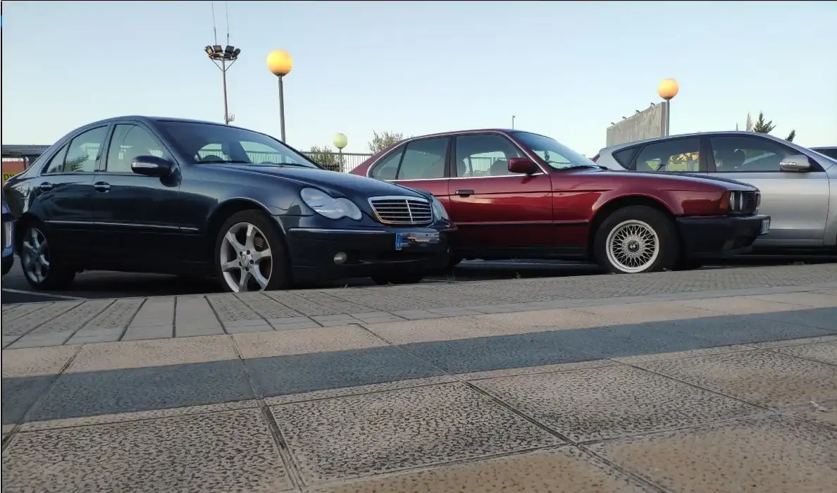 bmw mercedes.webp