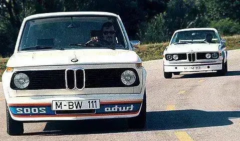 bmw_2002_turbo_2.webp