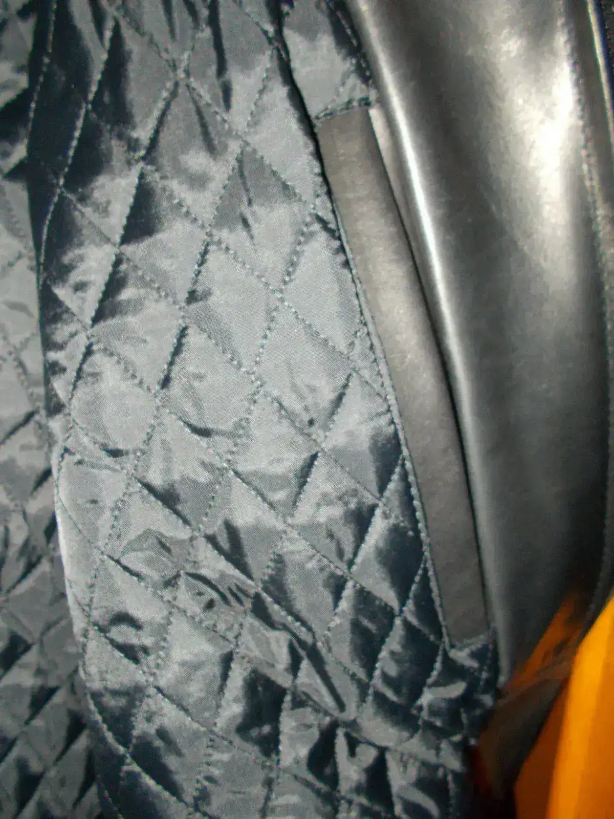 Bolsillo interior izquierdo.webp