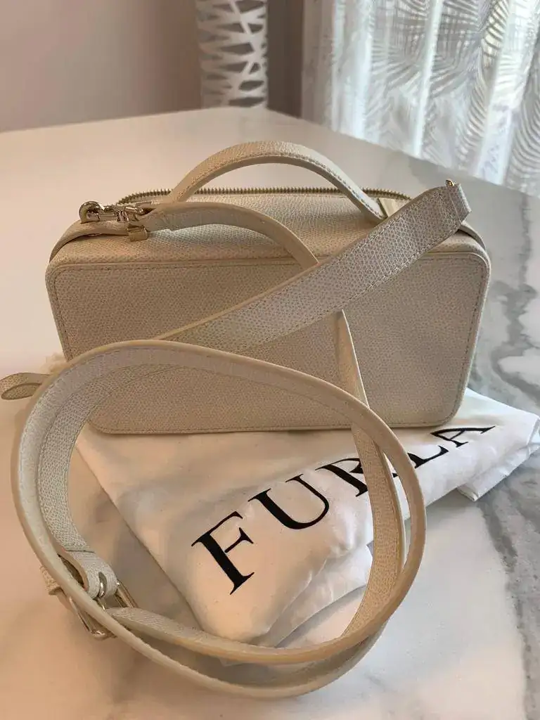 Bolso Furla Blanco 02.webp