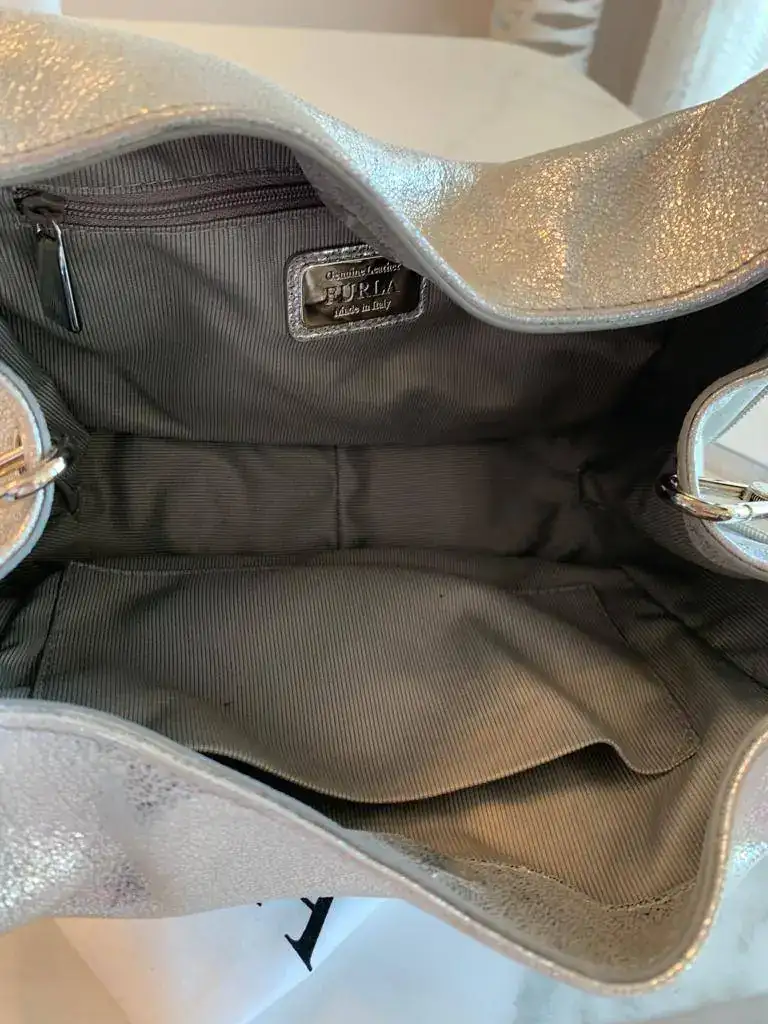 Bolso Furla Plateado 02.webp
