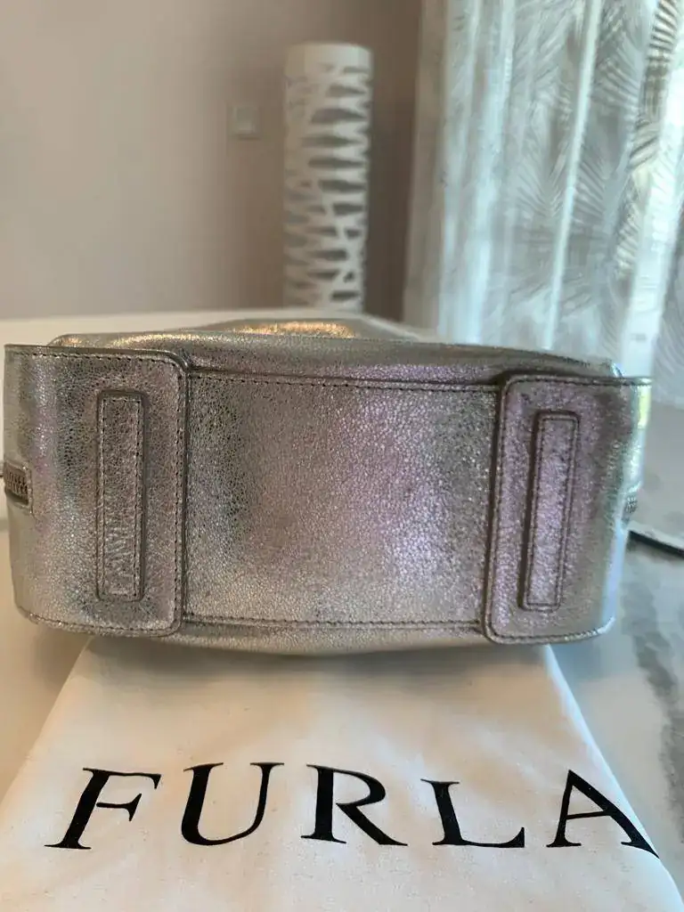Bolso Furla Plateado 03.webp
