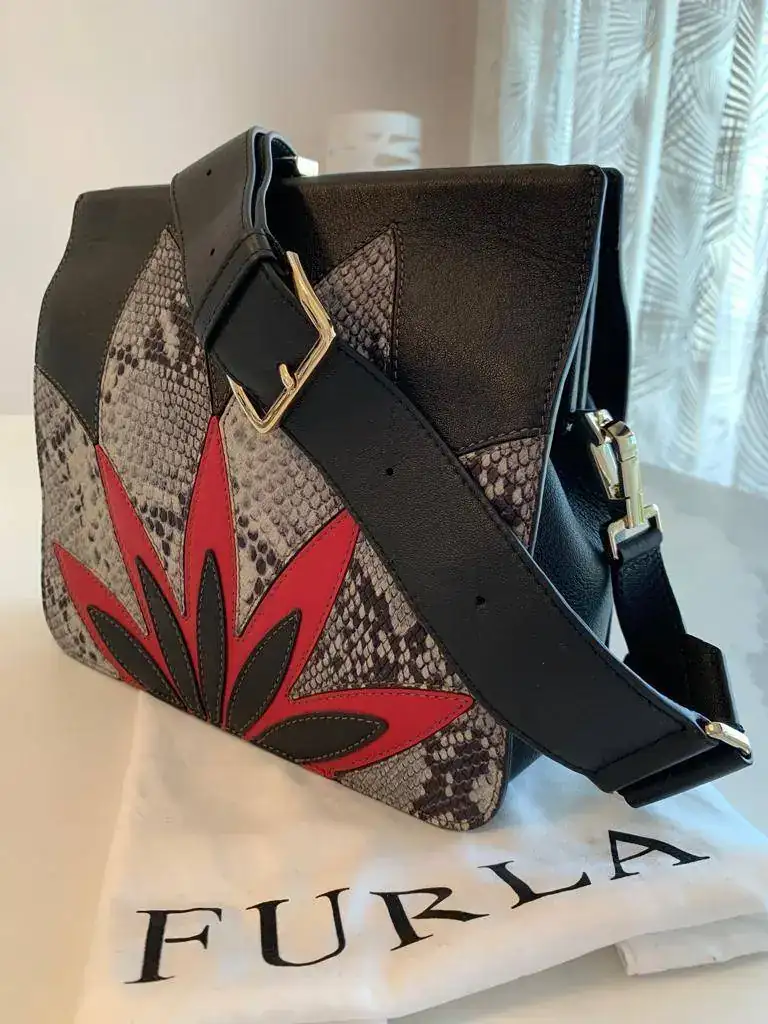 Bolso Furla Serpiente 02.webp