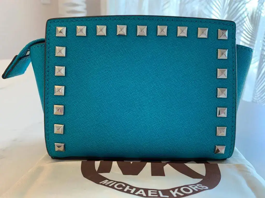 Bolso MK Turquesa 02.webp