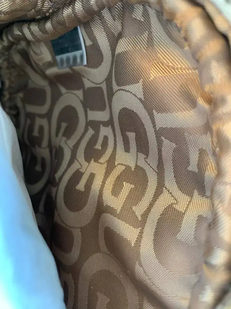 Bolso UGG 04.webp