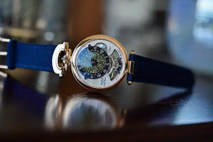 Bovet-Orbis-Mundi-Worldtime-hands-on-1-720x480.webp