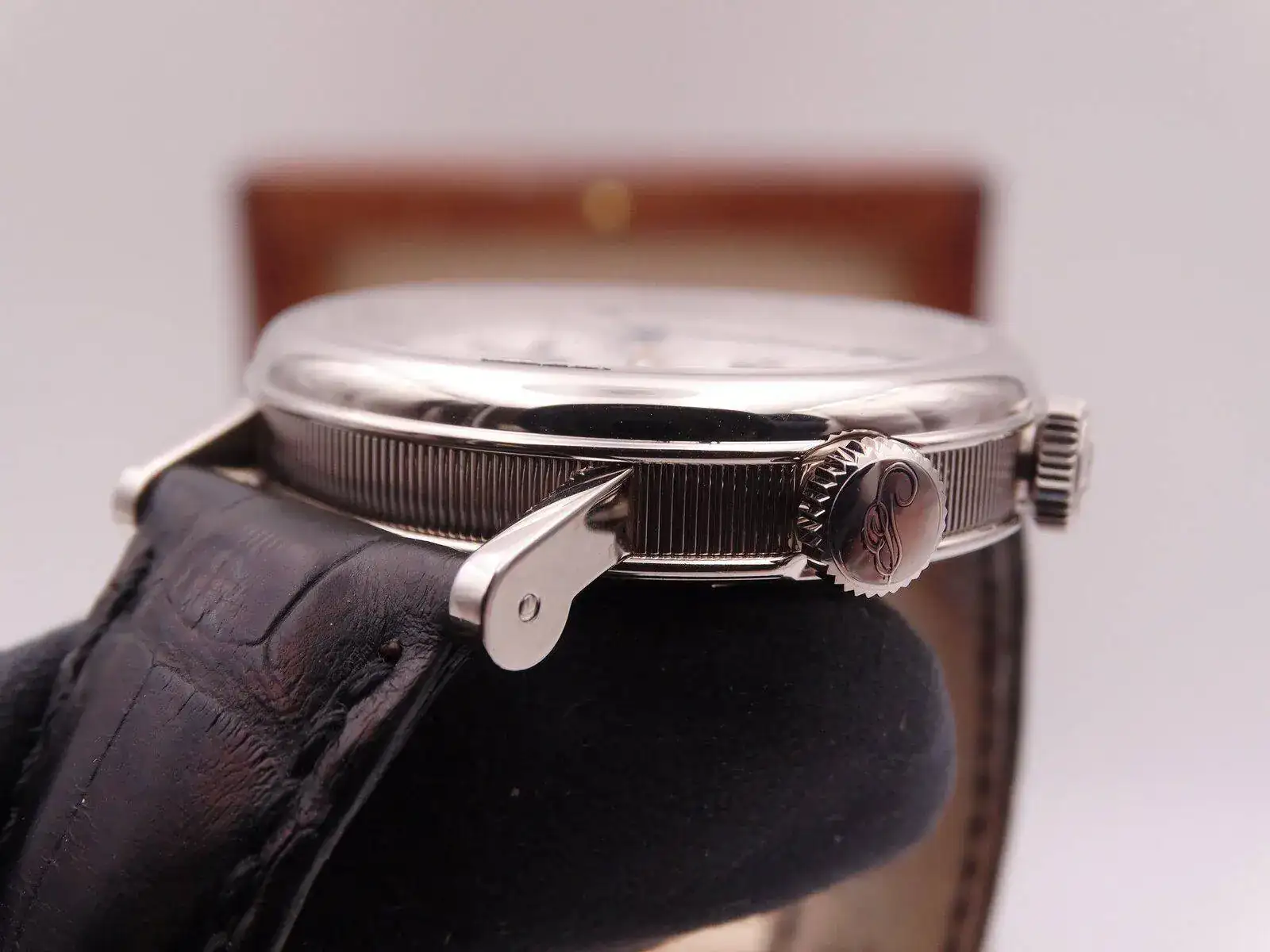 BREGUET Classique Alarm Le Reveil du Tsar 5707 gold 04184.webp