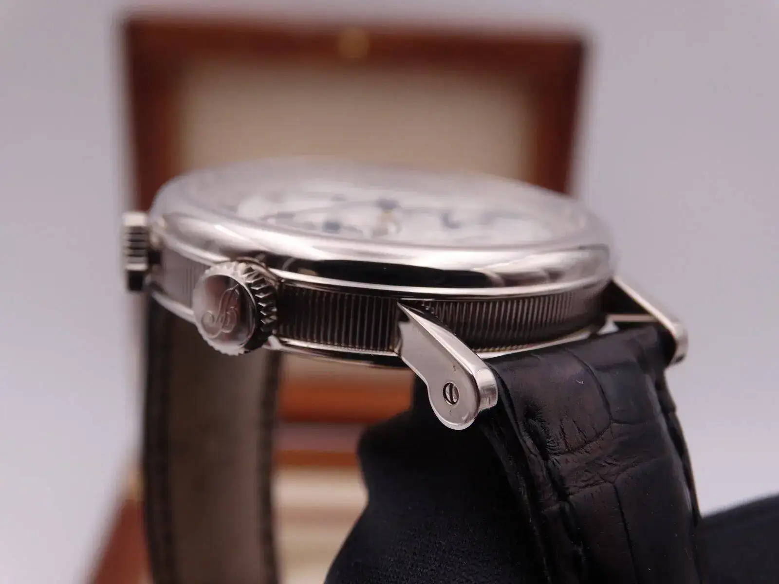 BREGUET Classique Alarm Le Reveil du Tsar 5707 gold 04185.webp