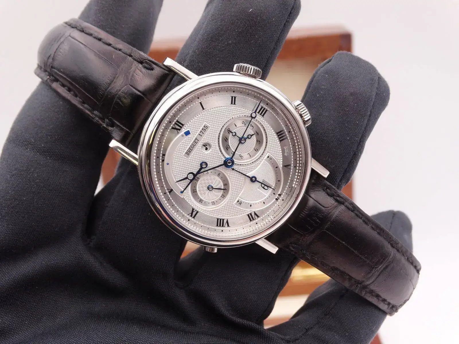 BREGUET Classique Alarm Le Reveil du Tsar 5707 gold 04187.webp