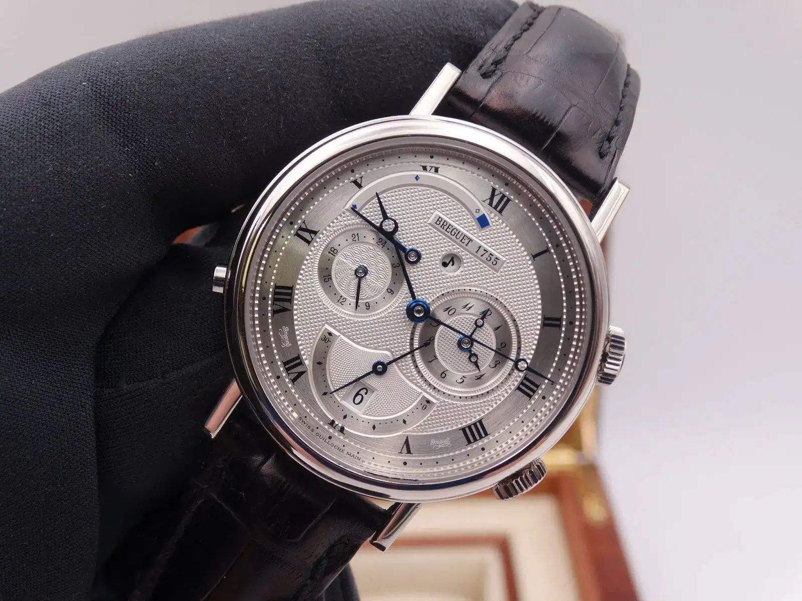 BREGUET Classique Alarm Le Reveil du Tsar 5707 gold 04189.webp