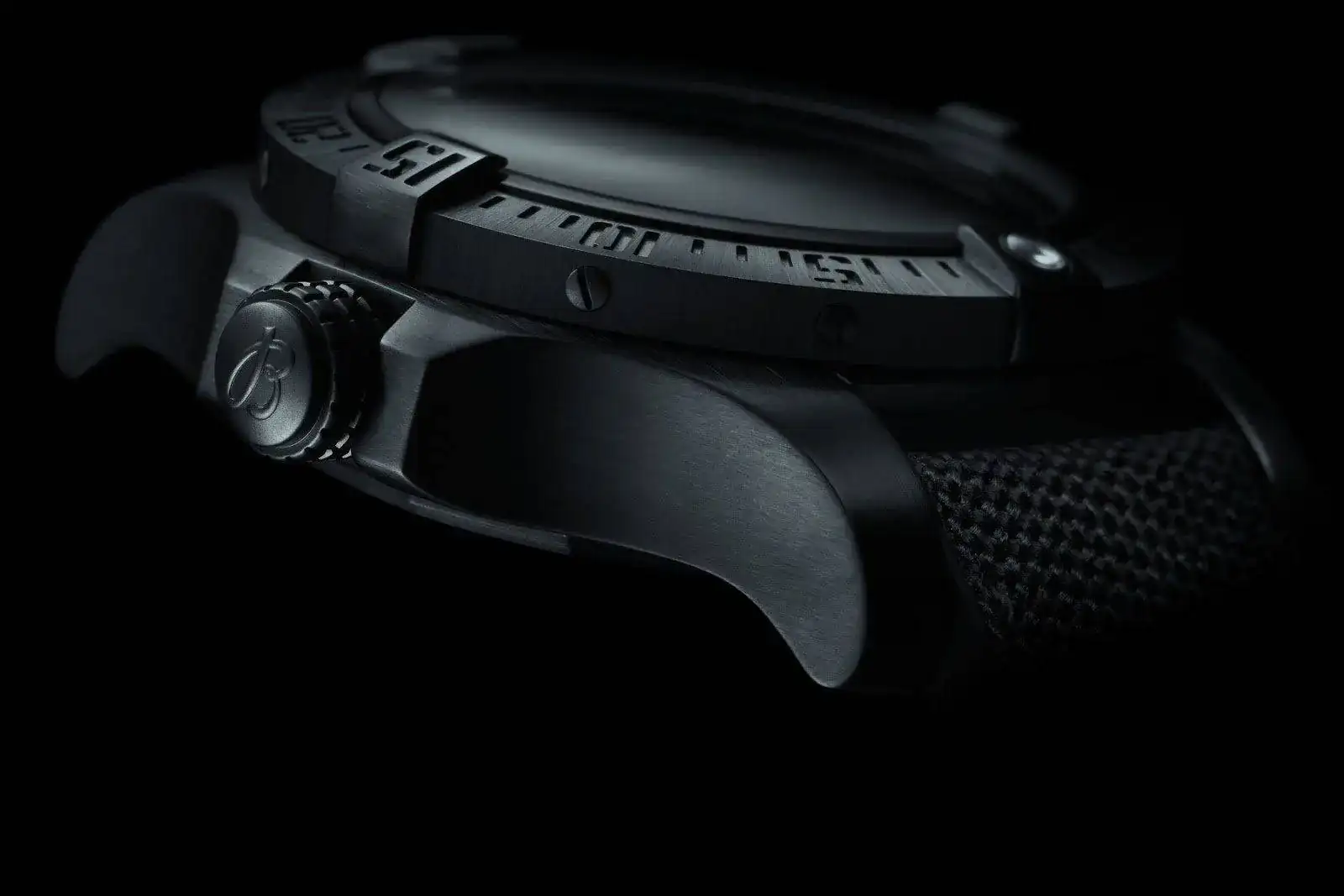 BREITLING%2BAvenger%2BSeawolf%2BBLACKSTEEL%2B05.webp