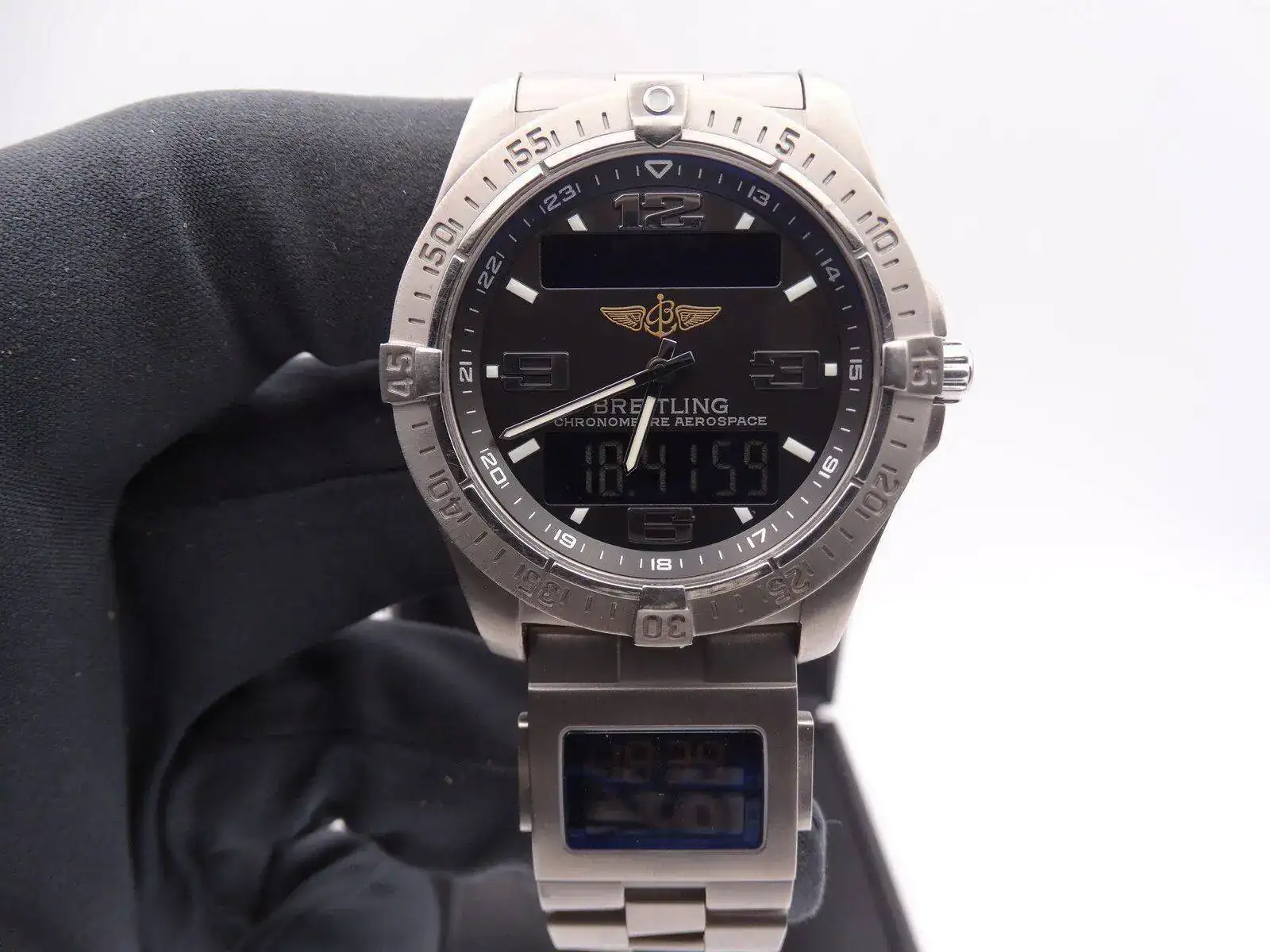 Breitling Aerospace Avantage Co-Pilot Cockpit Titanium 9364.JPG