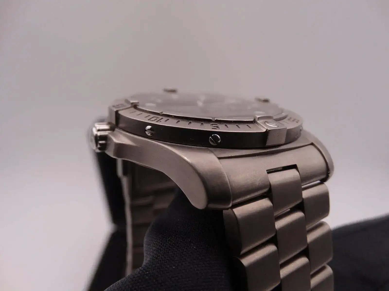 Breitling Aerospace Avantage Co-Pilot Cockpit Titanium 9374.JPG