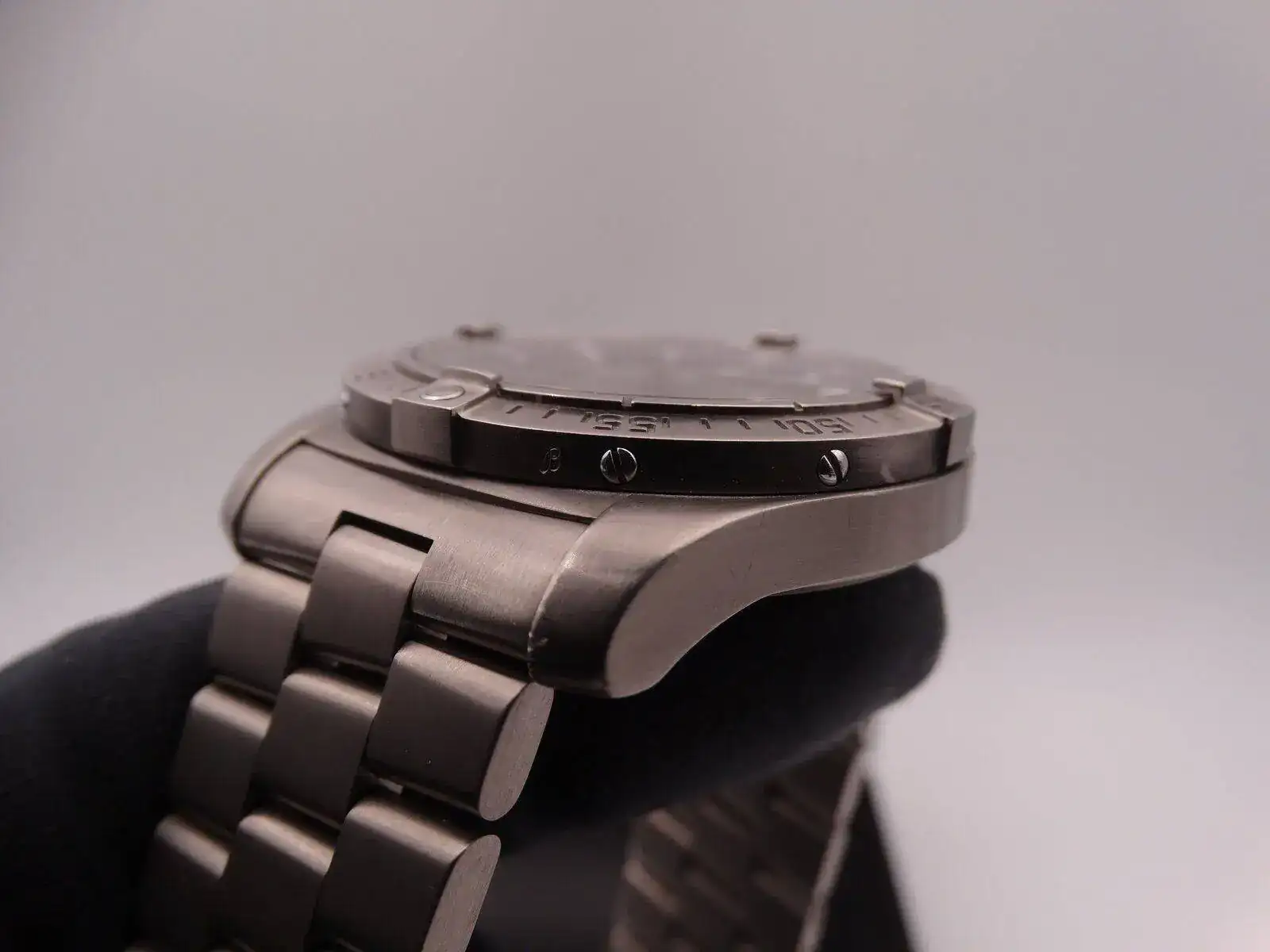 Breitling Aerospace Avantage Co-Pilot Cockpit Titanium 9375.JPG