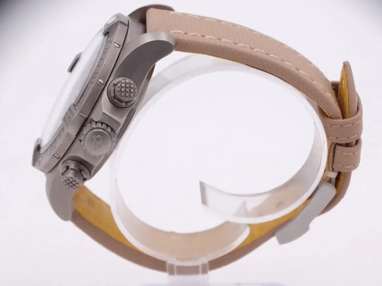 Breitling Avenger Bandit 04617.webp