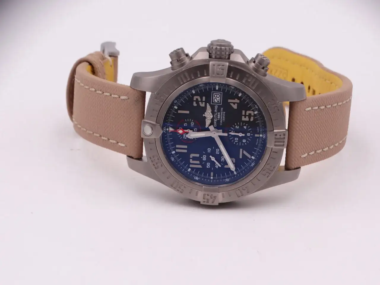 Breitling Avenger Bandit 05353.webp