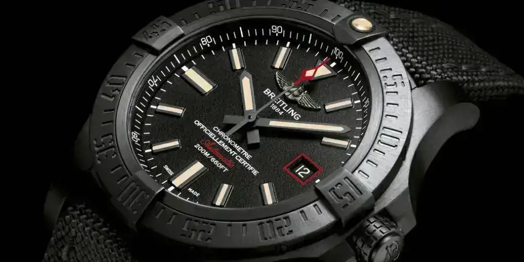 Breitling-Avenger-Blackbird-44-mm.webp