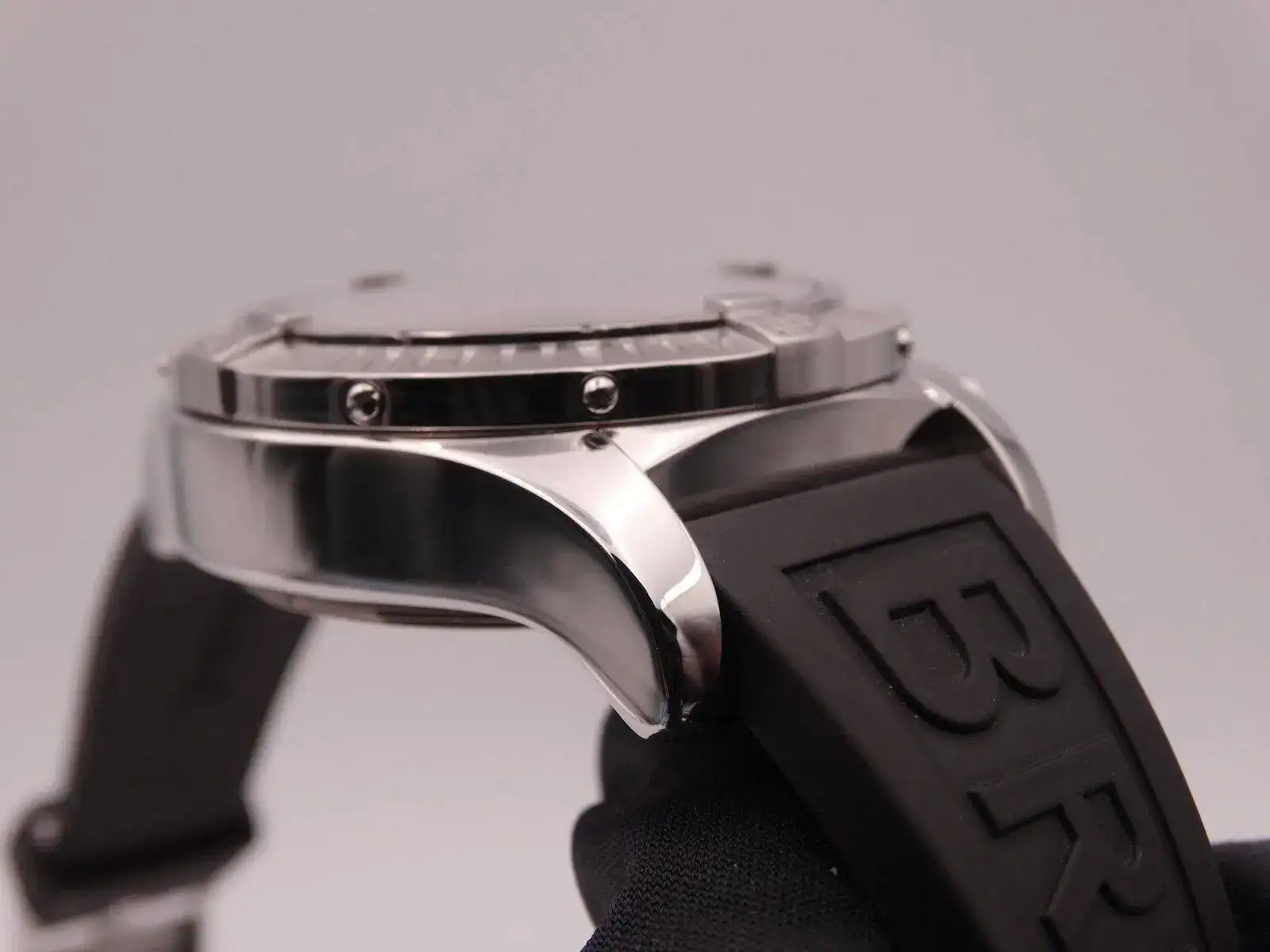Breitling Avenger Chronograph 9065.webp