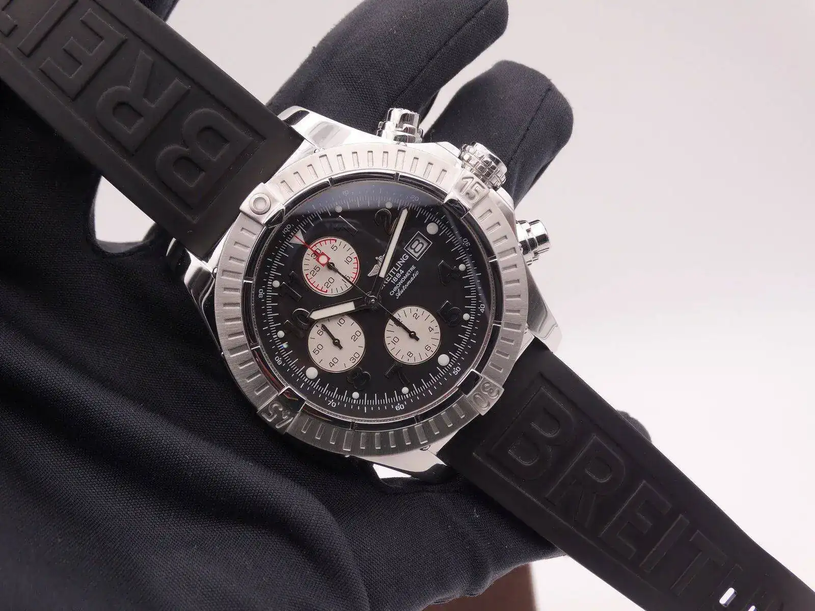 Breitling Avenger Chronograph 9070.webp