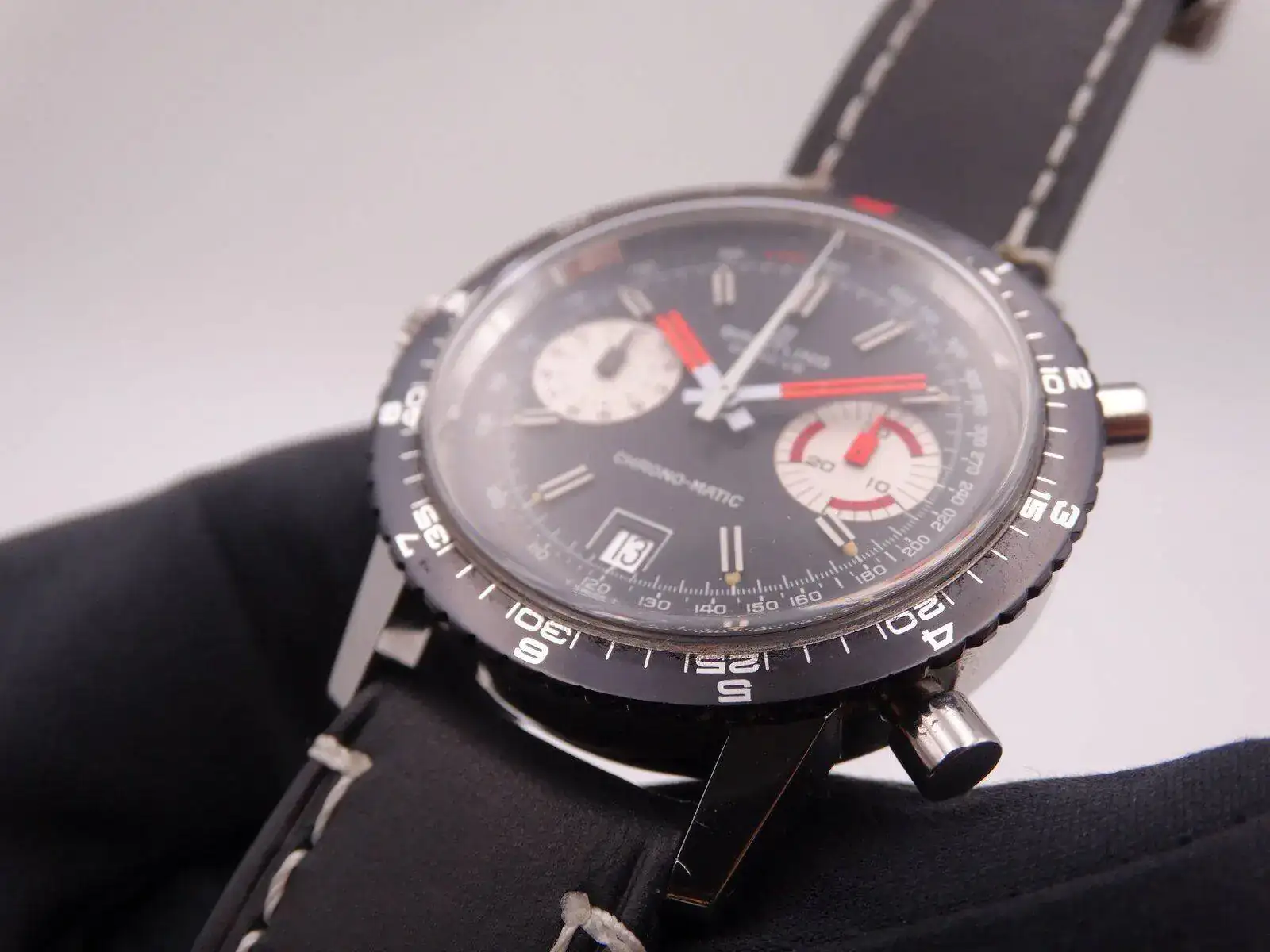 breitling chronomatic 2110 vintage 8501.webp