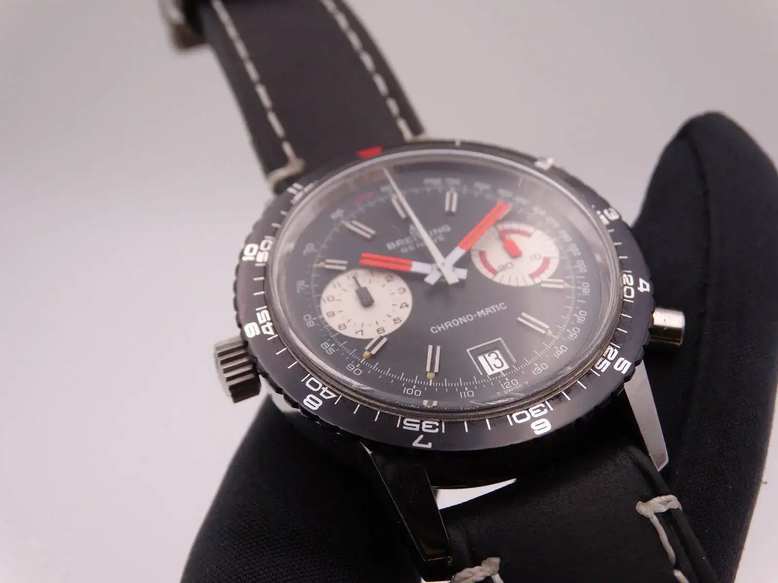 breitling chronomatic 2110 vintage 8502.webp
