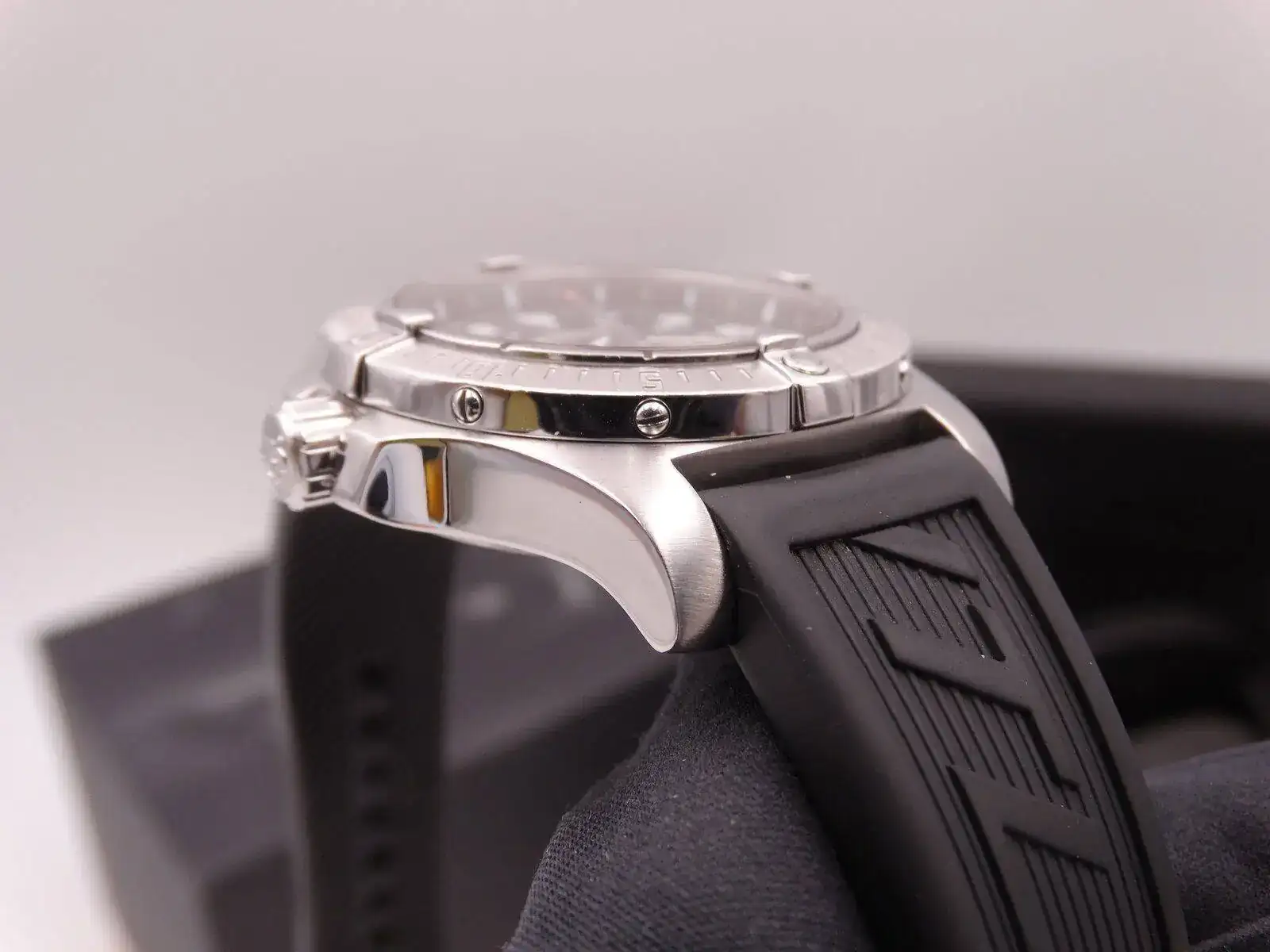 Breitling Colt Quartz 01652.webp