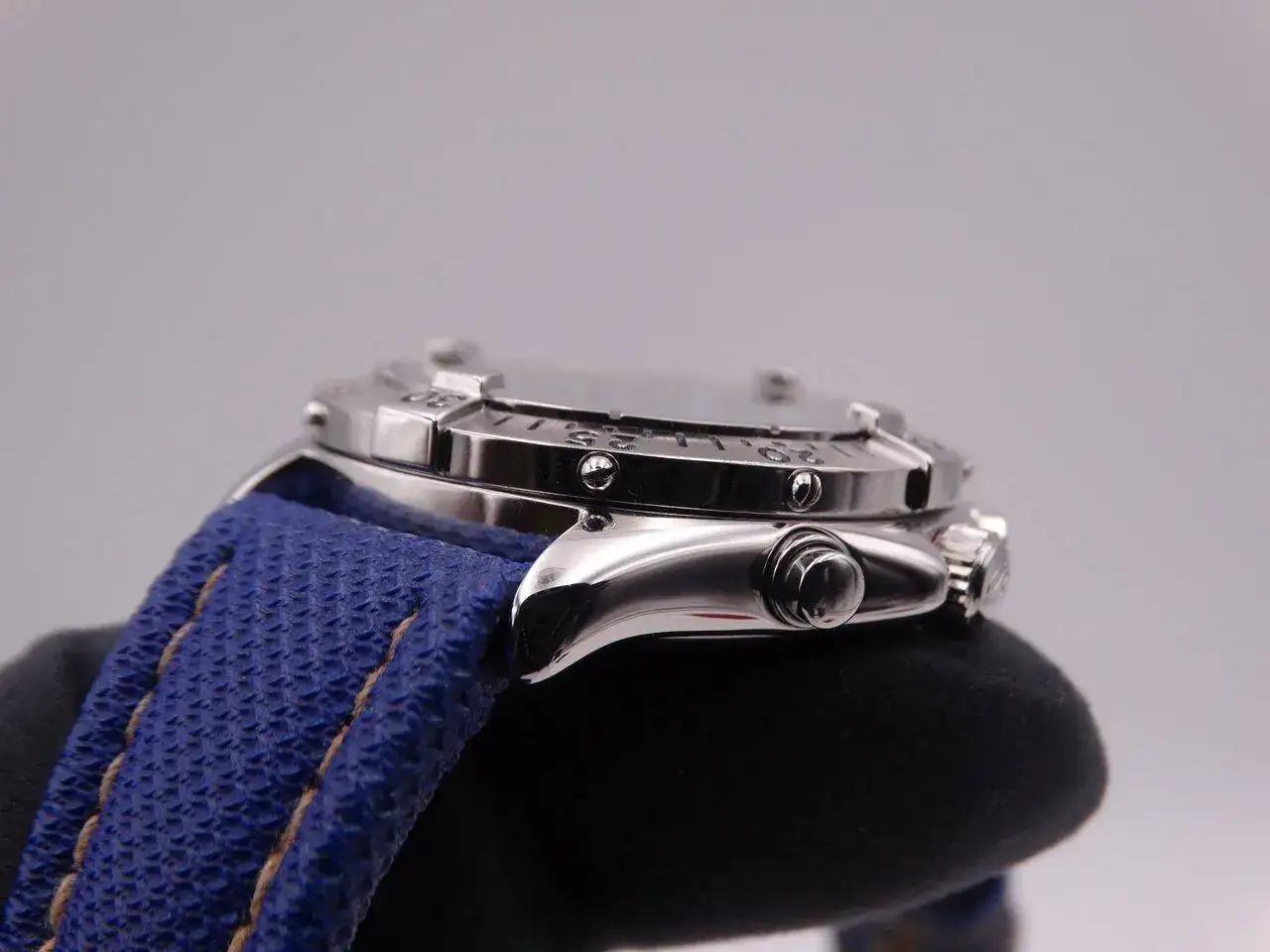 Breitling Colt Quartz Chronograph Blue 02342.webp