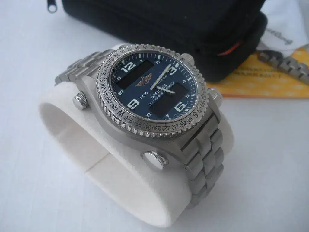 Breitling-Emergency-05.webp