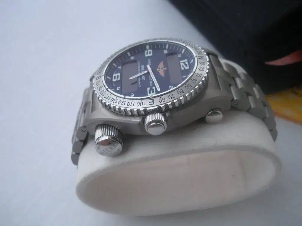 Breitling-Emergency-07.webp