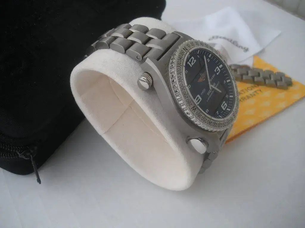 Breitling-Emergency-38.webp