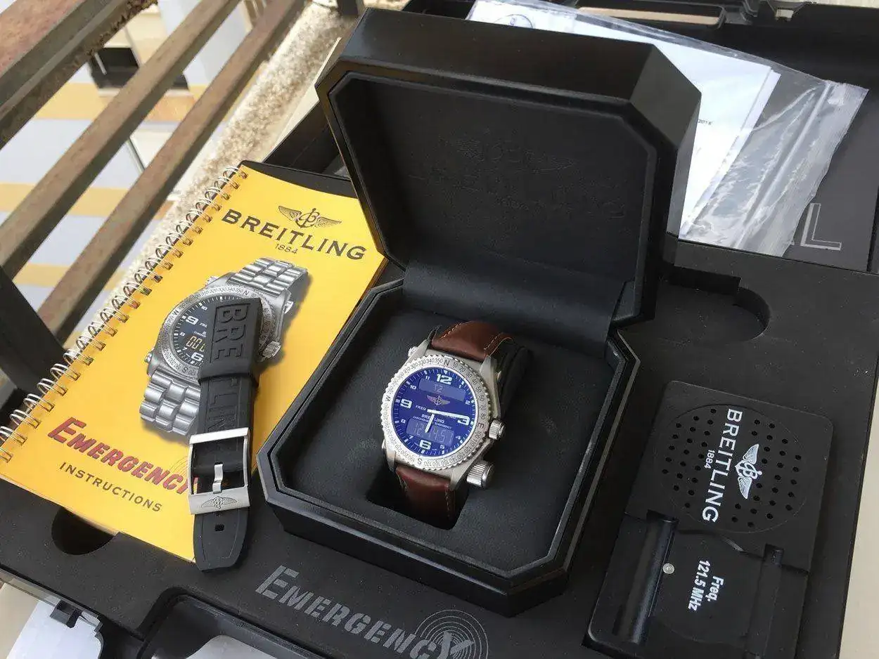 breitling-emergency-e76321-1250px-48.webp
