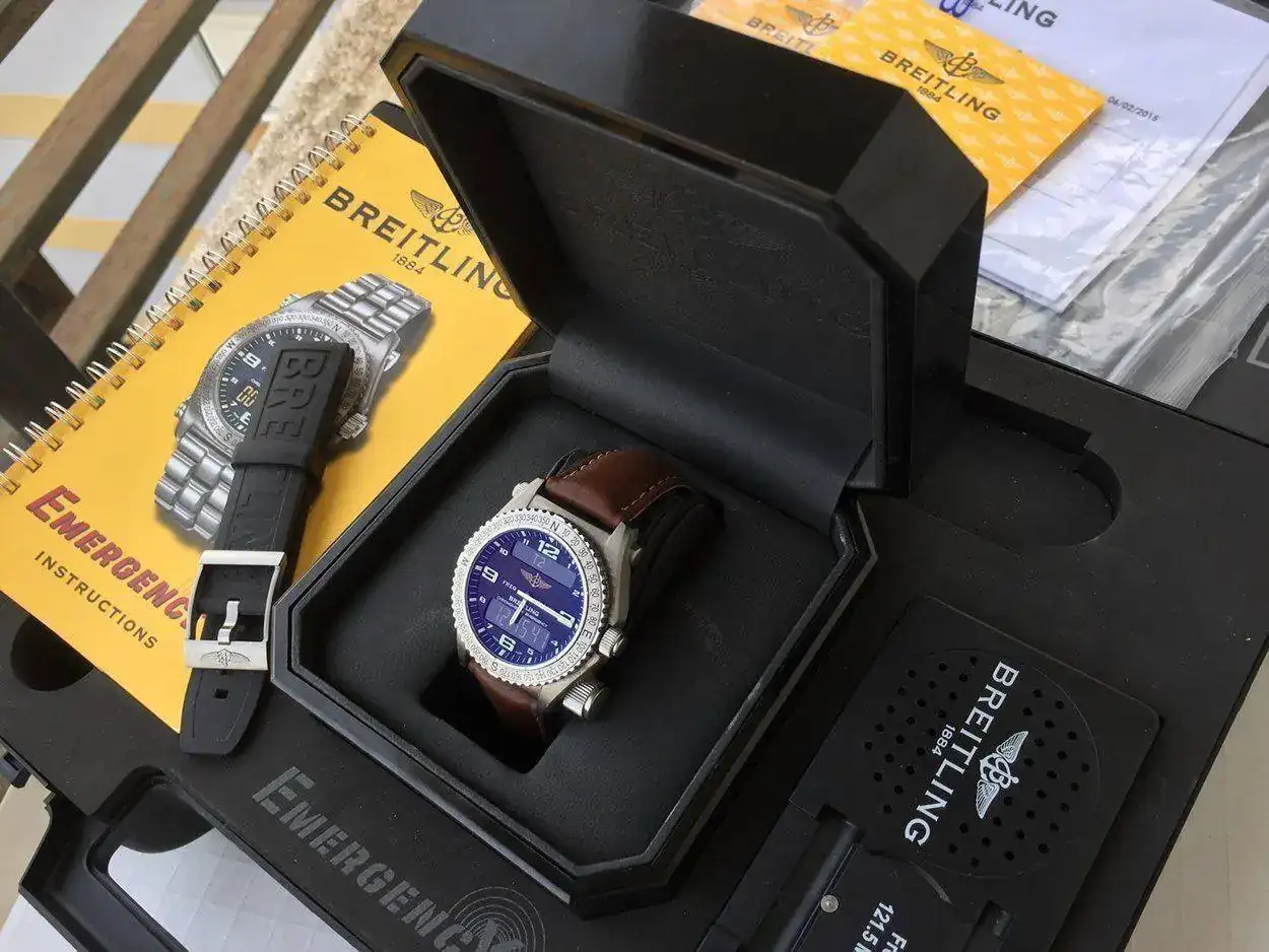 breitling-emergency-e76321-1250px-53.webp
