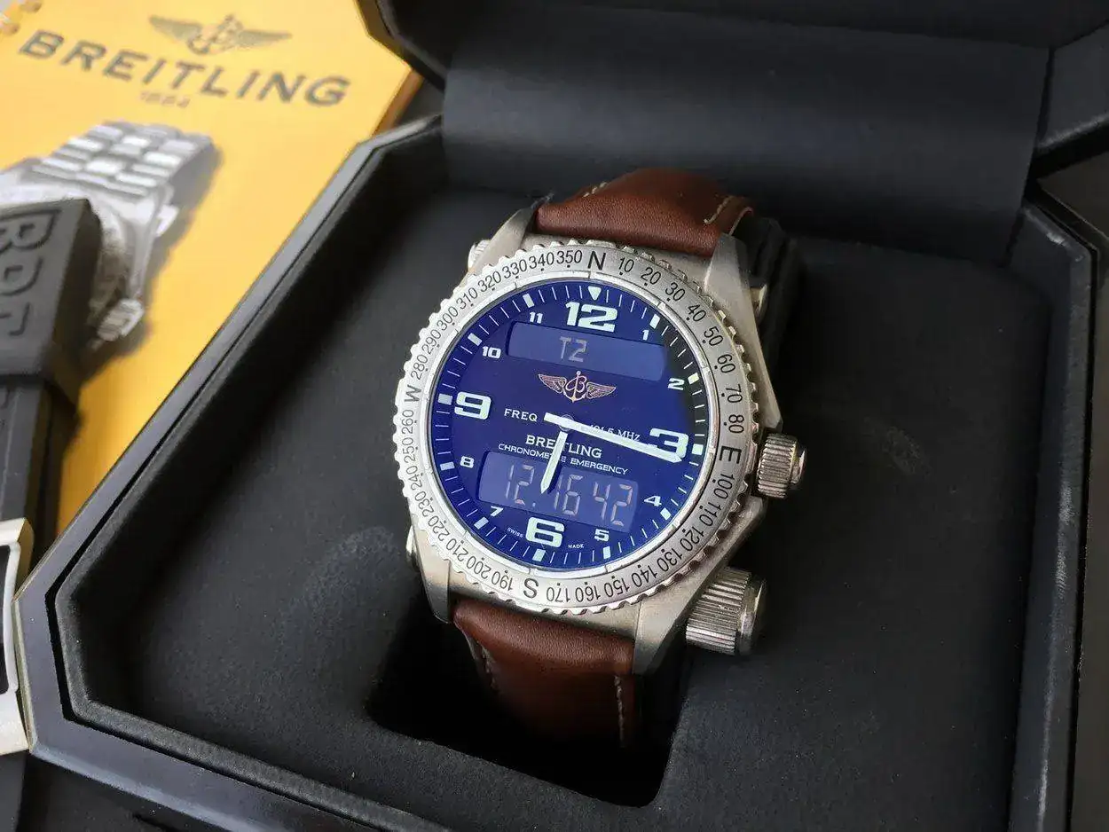 breitling-emergency-e76321-1250px-56.webp
