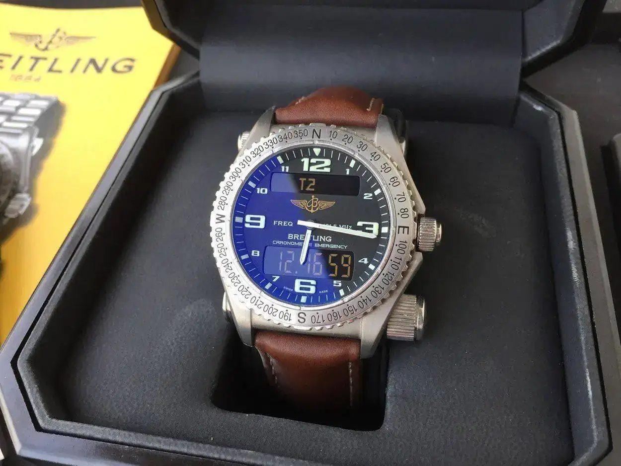breitling-emergency-e76321-1250px-57.webp