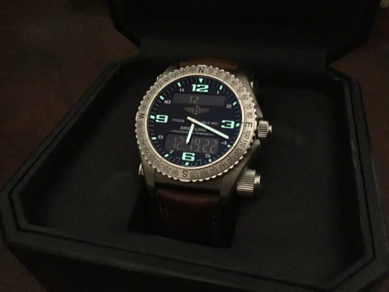 breitling-emergency-e76321-1250px-60.webp