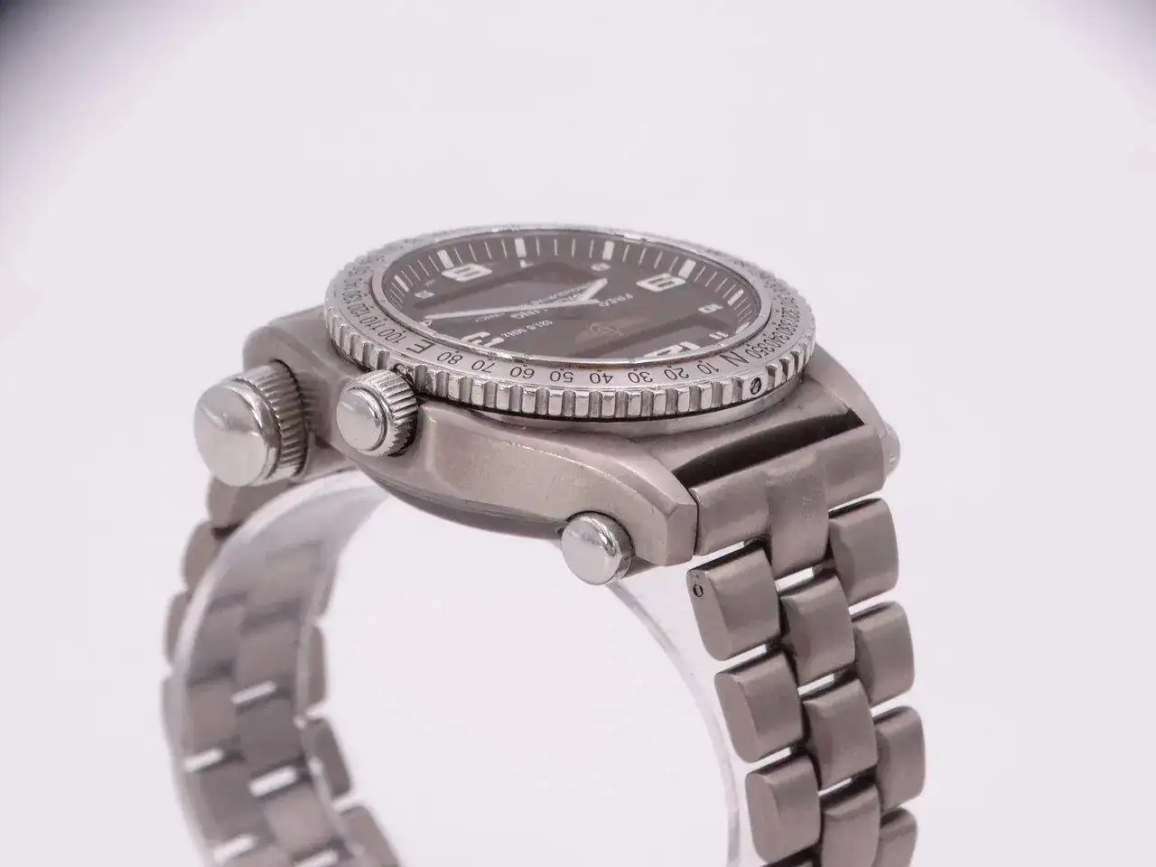 BREITLING Emergency Professional Mission E76321 02862.webp